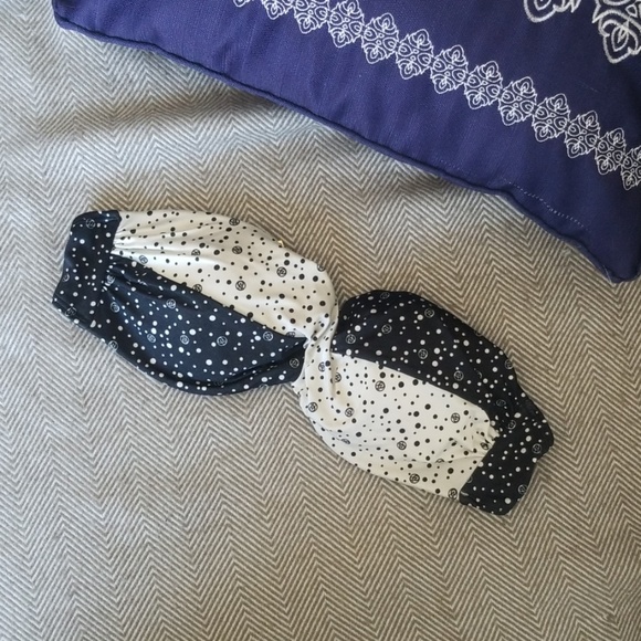 Victoria's Secret Other - Victoria's Secret Swim Top